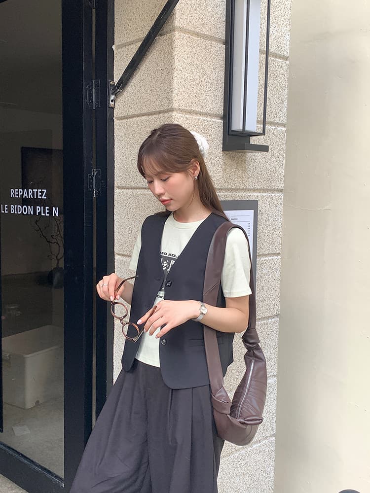 女性用ベスト 上品な仕立てのジレ風ベスト