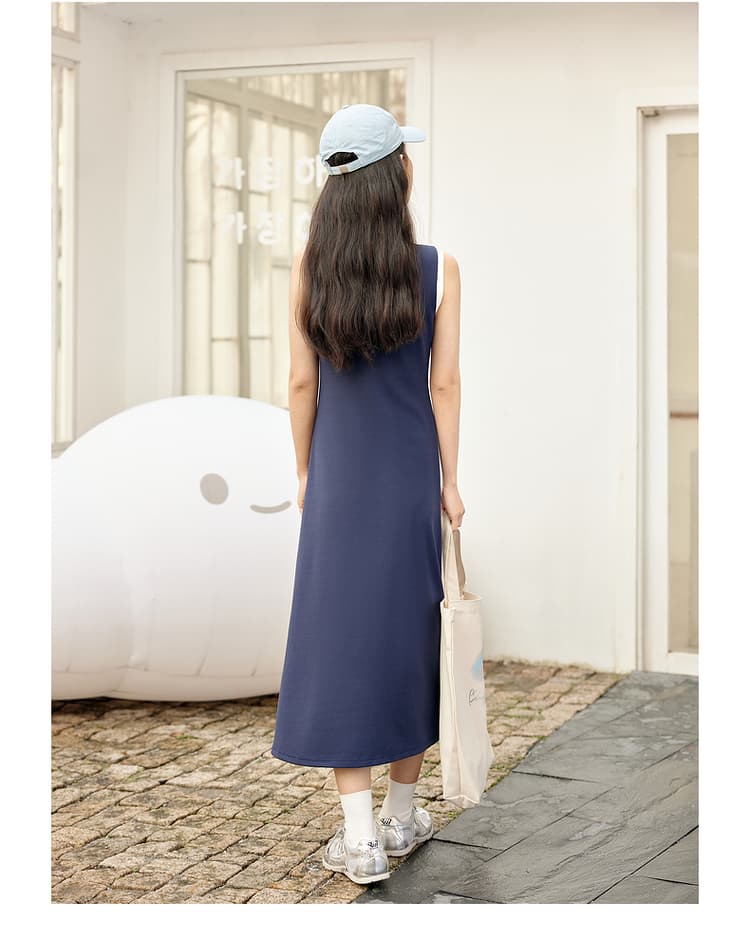 ジレ 優美なラインのシンプルタンクワンピース