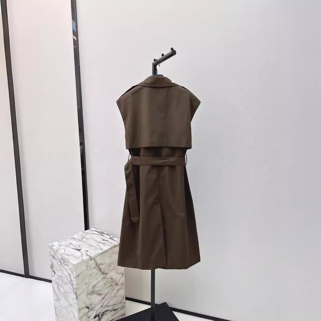 シンプル上質なノースリーブジレトレンチ
