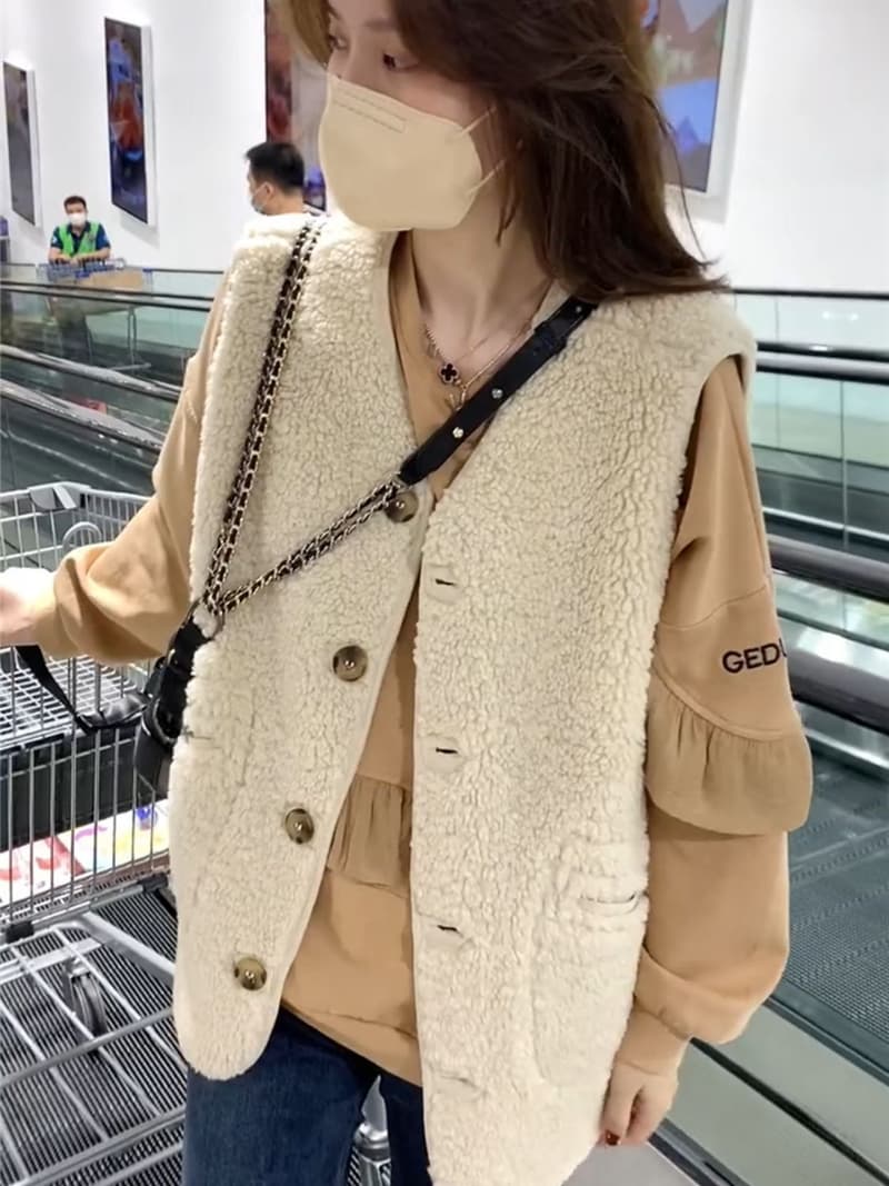 ジレ もこもこボタンベスト