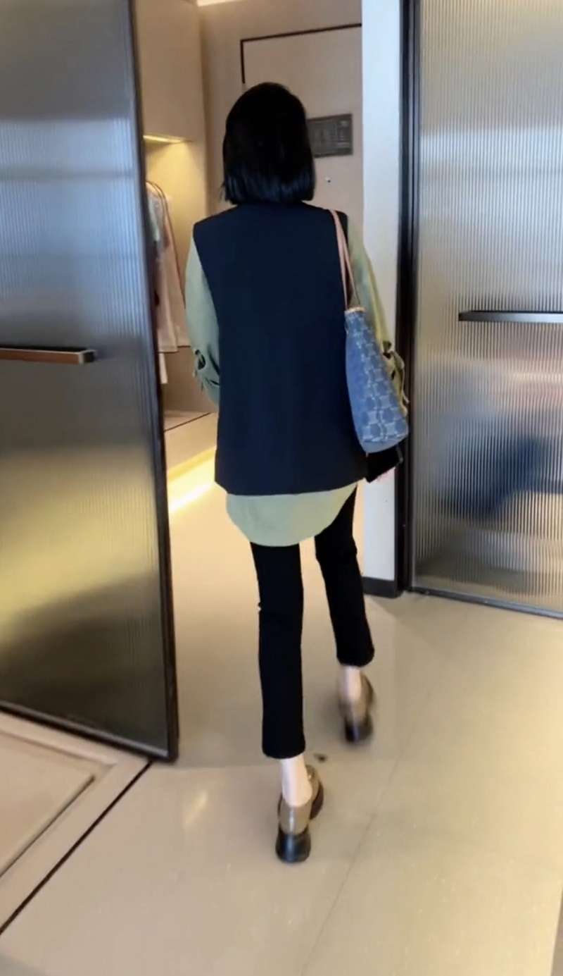 ノーカラーオーバージレ